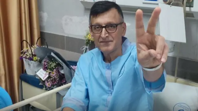 یونس آزادبر
