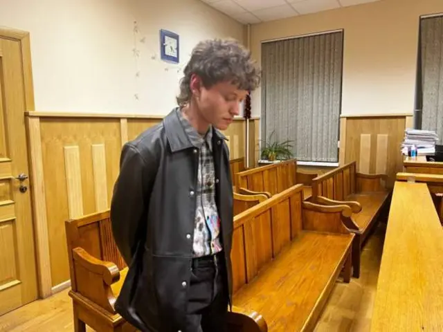 Шарлот в зале суда