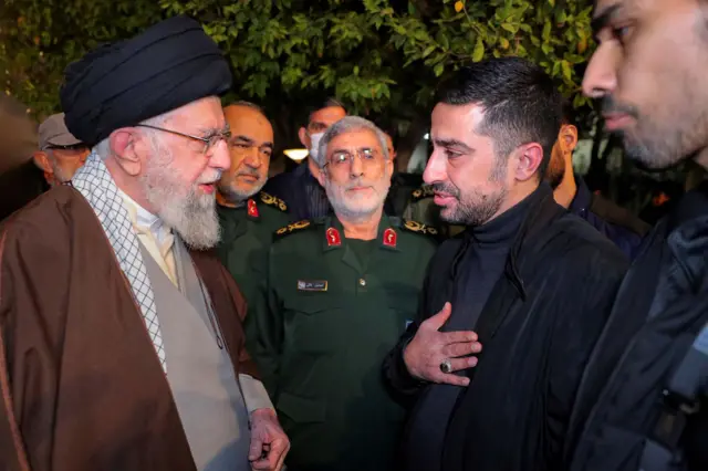 علی خامنه‌ای، با پسر و خانواده رضی موسوی  دیدار کرد