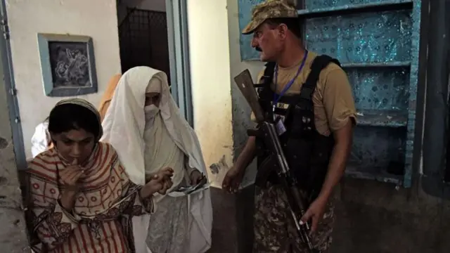 پولنگ سٹیشز پر پاکستانی فوج کے دستوں کی تعیناتی کے لیے خط