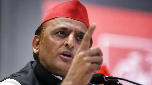 अखिलेश यादव