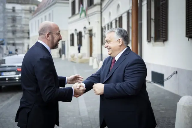Президент Евросовета Шарль Мишель (слева) и премьер-министр Венгрии Виктор Орбан