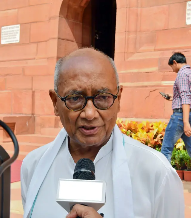 राज्यसभा सांसद दिग्विजय सिंह