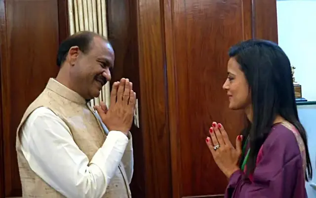 लोकसभा अध्यक्ष के साथ महुआ मोइत्रा (फाइल फोटो)