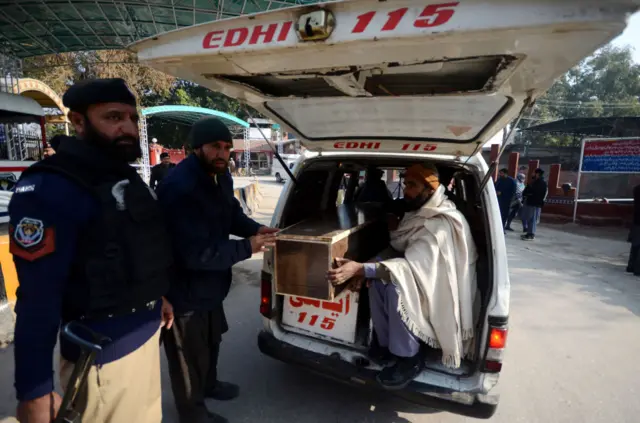 پشاور دھماکہ