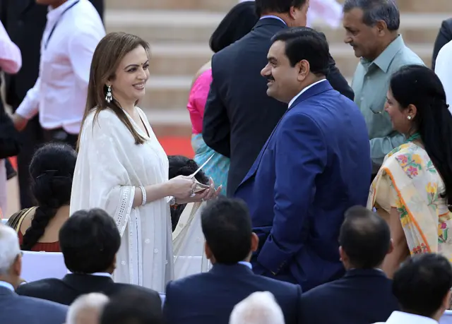 નીતા અંબાણી અને ગૌતમ અદાણી