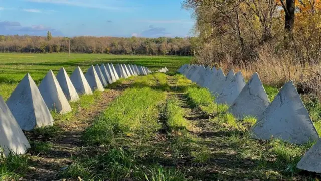 Бетонные заграждения на границе Белгородской области