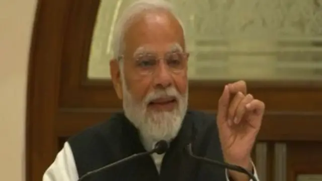 नरेंद्र मोदी