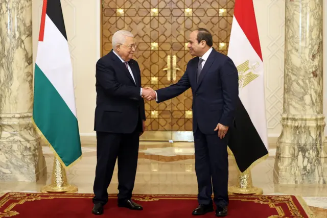 عباس مع السيسي