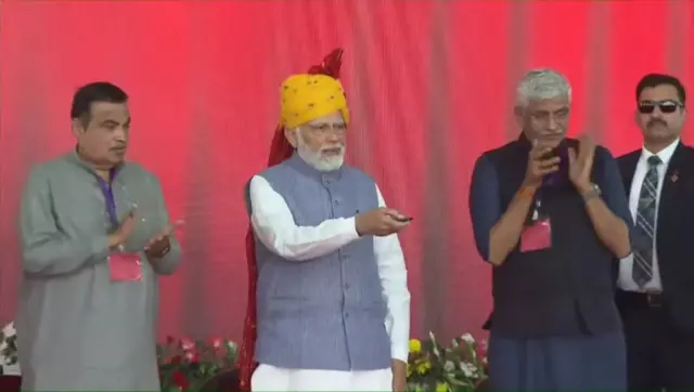 नरेंद्र मोदी