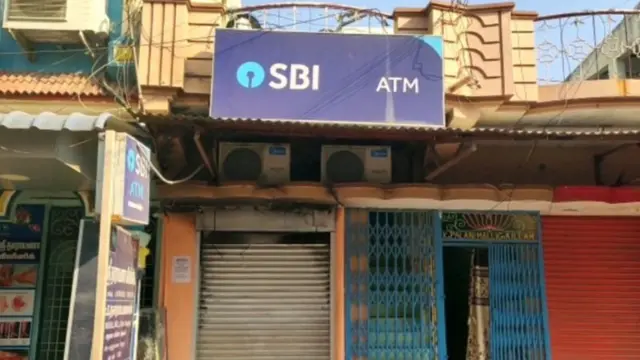 एटीएम में लूट