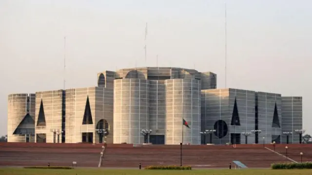 बांग्लादेश के संसद की इमारत