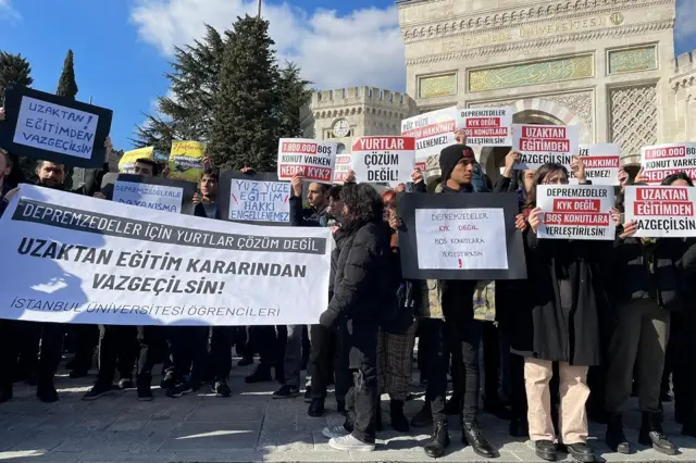 İstanbul Üniversitesi öğrenci gösteri