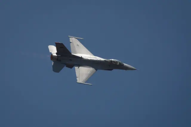 F-16
