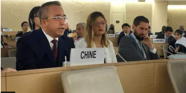 एरकिन चीन के शिनजियांग प्रांत के गवर्नर हैं.