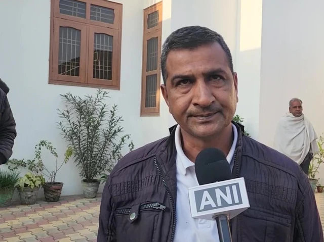 निक्की के पिता सुनील