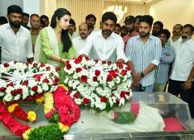 తారక రత్నకు లోకేష్ నివాళులు
