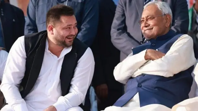 तेजस्वी यादव के साथ नीतीश : बीजेपी के खिलाफ विपक्ष को एकजुट करने की कोशिश