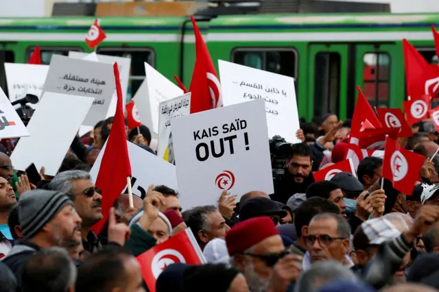 المظاهرات ضد قرارات سعيد