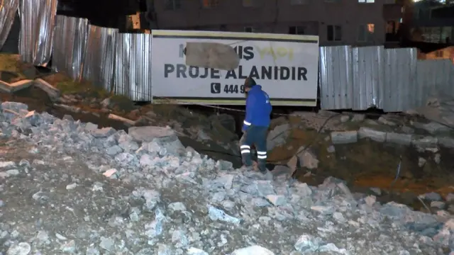 YOL ÇÖKTÜ