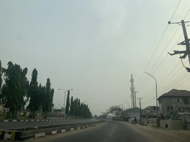 Streets of Uyo dey deserted as Nigerians elect president and lawmakers