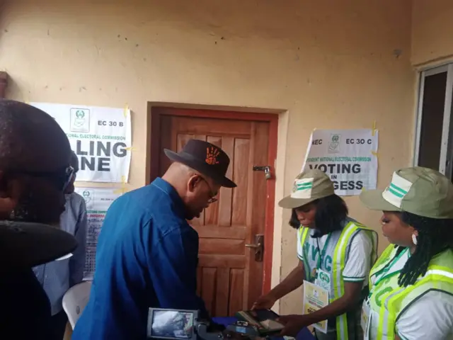 Udom Emmanuel dey cast im vote