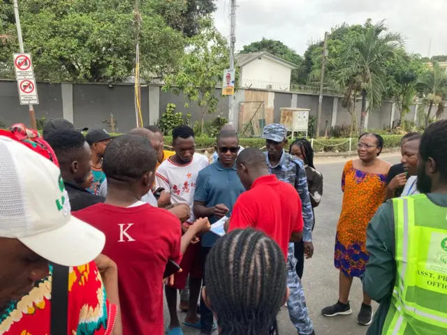 Ndị ga-atụ vootu na-achọ aha ha n'akwụkwọ ntuliaka