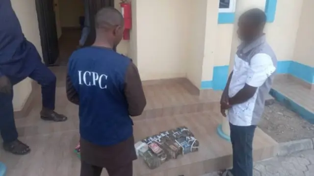 ICPC arrest man wey dey cari N2m go meet politician for Bauchi