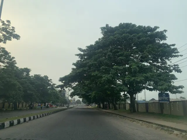 Streets of Uyo dey deserted as Nigerians elect president and lawmakers