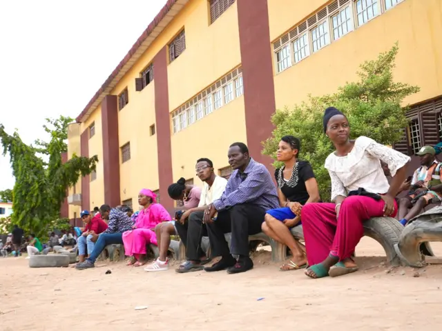 Ndị na-eche ndị ọrụ Inec