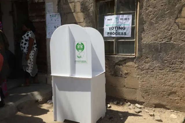 Ebe a na-atụ vootu