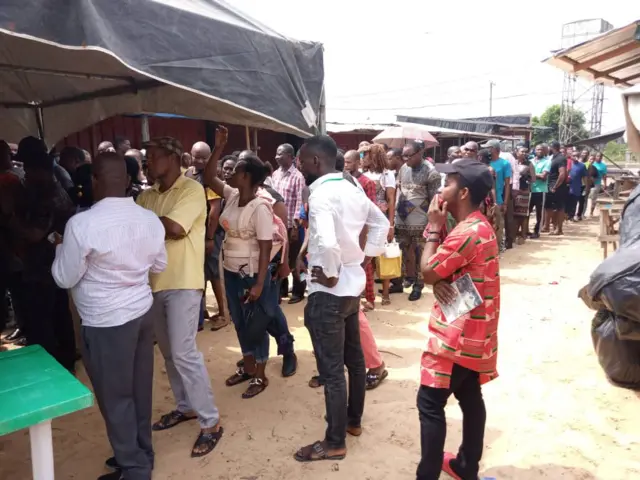 Pipo line up to vote