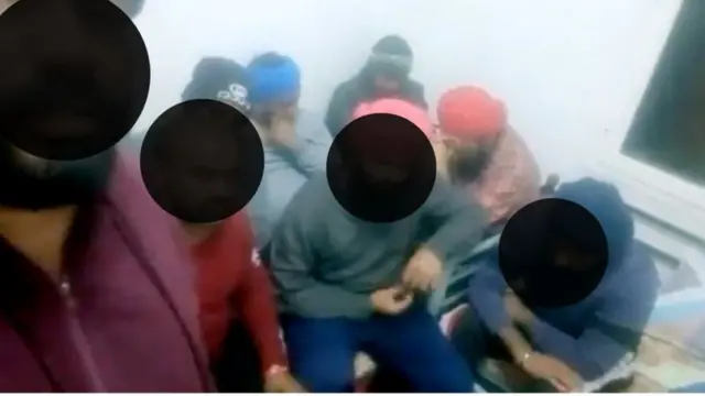 लीबिया में फंसे 12 भारतीय