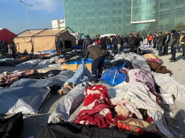 زلزال تركيا وسوريا: وكالات الإغاثة تحذر من أن عامل الوقت لا يعمل لصالحها