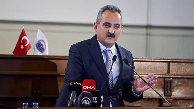 mahmut özer