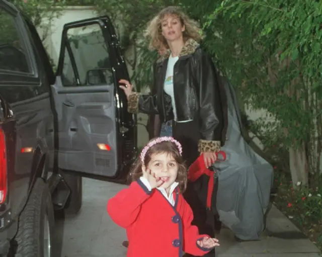 अपनी बेटी टायरियन जेड के साथ सीता व्हाइट. उनका दावा है कि उनकी बेटी के पिता इमरान ख़ान हैं.