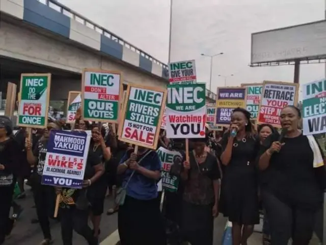 Ụmụnwaanyị mere ngaghariudo