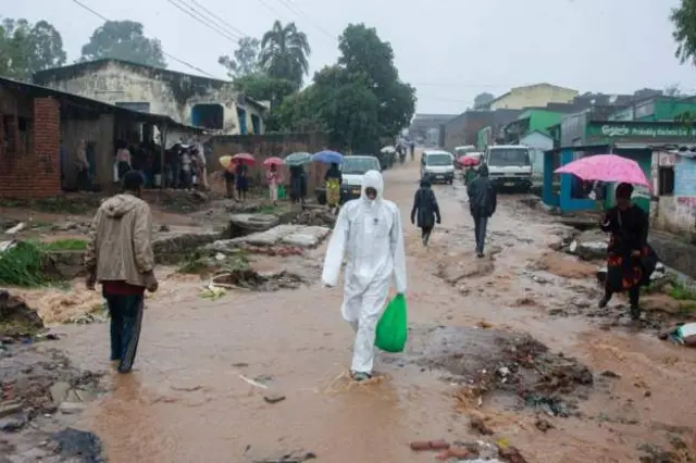 Ndị ọrụ gbatagbata amalitela ọrụ mgbapụta ndị mmadụ n'akụkụ Malawi dị iche iche.