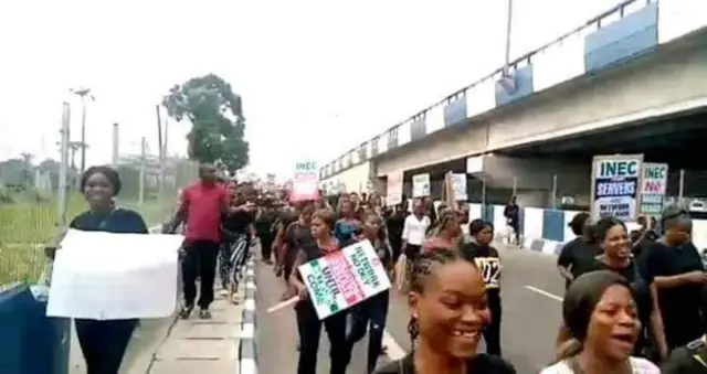 Ụmụnwaanyị mere ngaghariudo