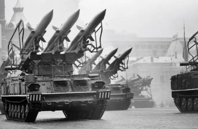 системы 3M9 2K12 "Куб" на параде в Москве в 1977 году