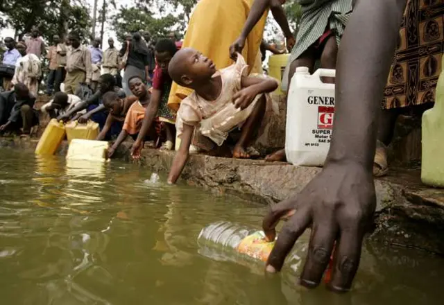 Ndị na-aṅụ ya bụ mmiri nwere nkwenye na ọ na-agwọ ọrịa