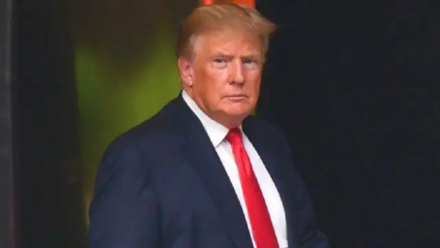 डोनाल्ड ट्रंप