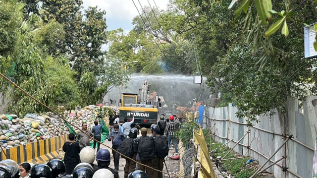 पाकिस्तान के पूर्व पीएम इमरान ख़ान का घर