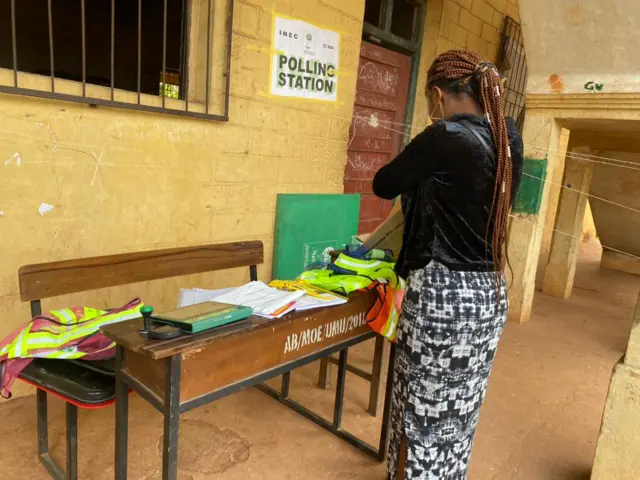Inec officials for Polling Unit 049 Ndume for Ibeku High School Umuahia, Abia State.