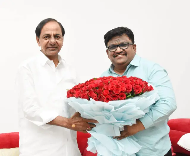 కేసీఆర్‌తో దేశపతి శ్రీనివాస్