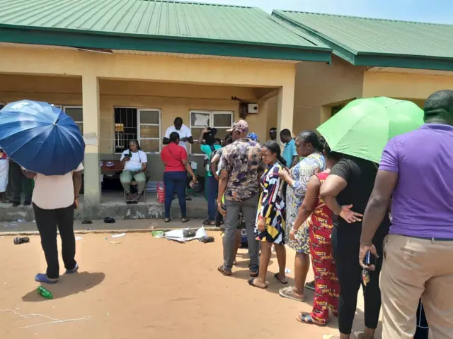 Pipo queue up dey vote