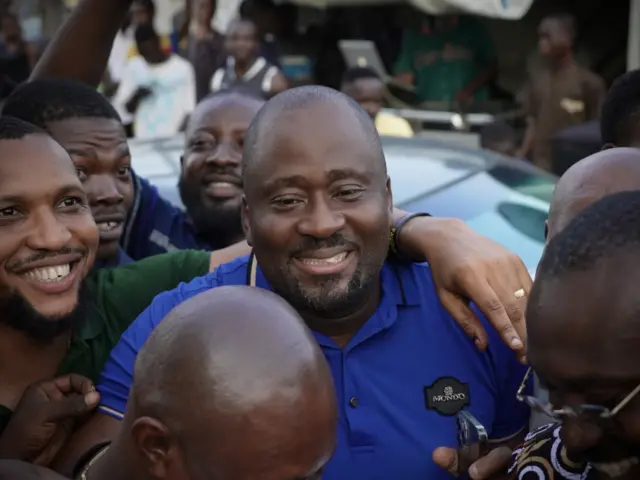 Desmond Elliot na ndị nkwado ya