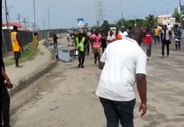 Ndị napụtara ndị omekome akpati ntuliaka