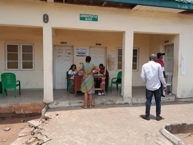 Pipo queue up dey vote