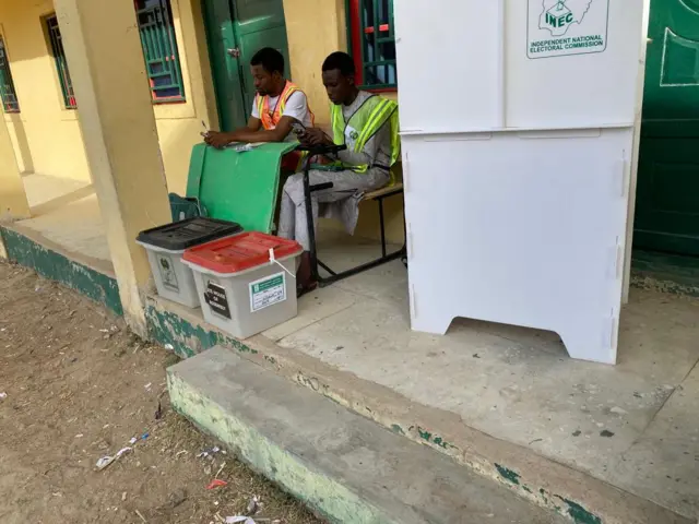 Elections workers dey set for Hausawa PU 47 Kano state and dey wait for voters